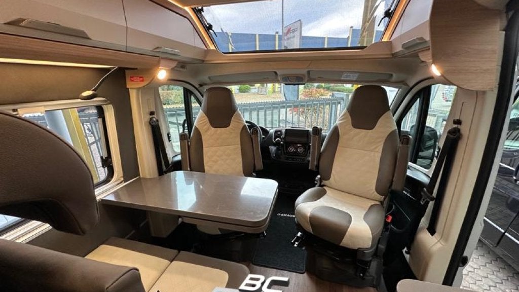 Knaus Boxlife 600 ME PLATINUM SELECTION ENKEL BED AUTOMAAT, Caravans en Kamperen, Automaat, Luifel, Buscamper of Camperbus, Ringverwarming