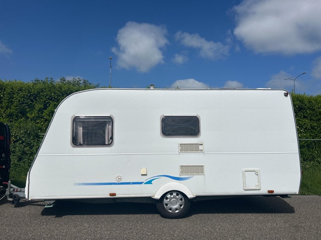 CARAVELAIR 496 Antares Luxe VOORTENT, VAST BED, STAPELBED, Overige typen, Treinzit, 750 - 1000 kg, Schokbreker