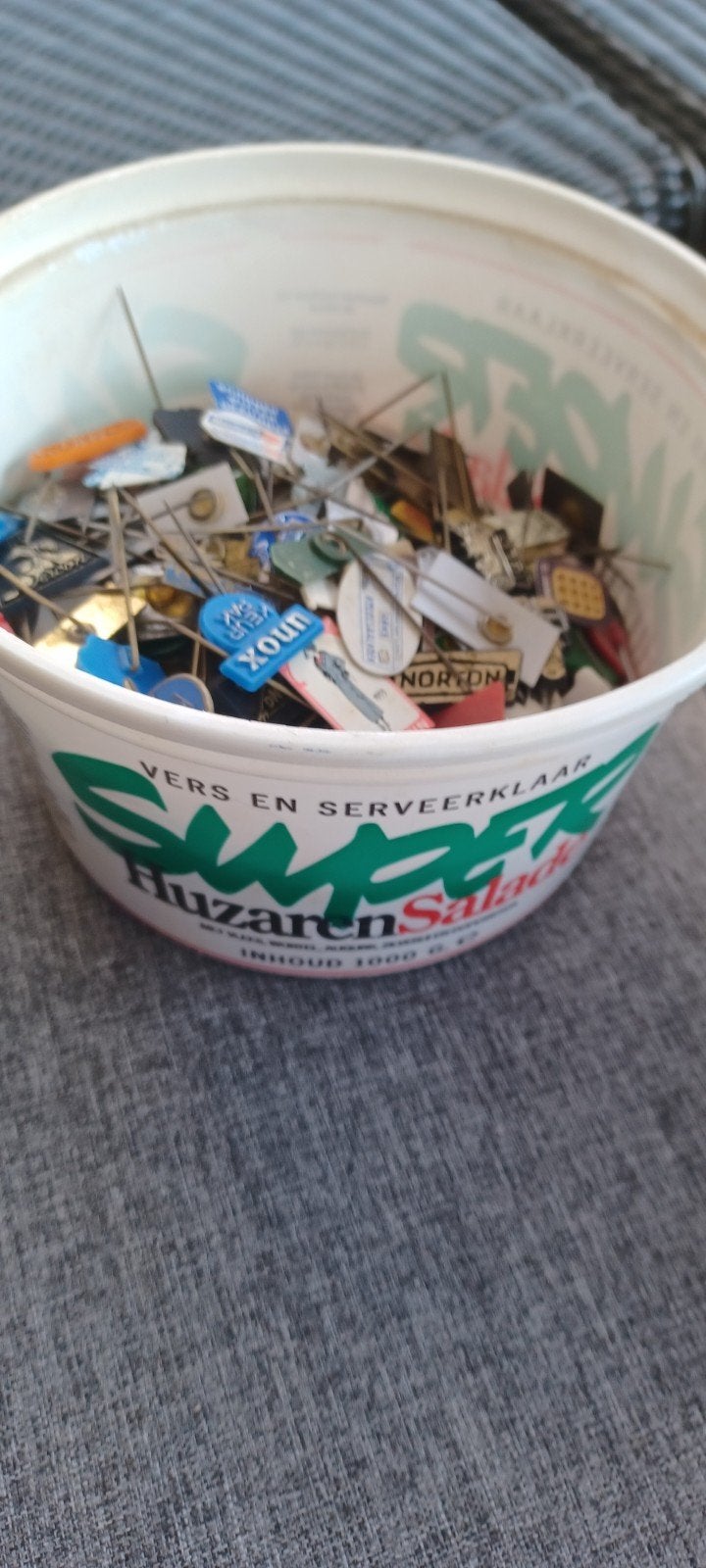 Diverse Vintage Speldjes en Pins - Grote Collectie, Verzamelen, Speldjes, Pins en Buttons, Ophalen of Verzenden