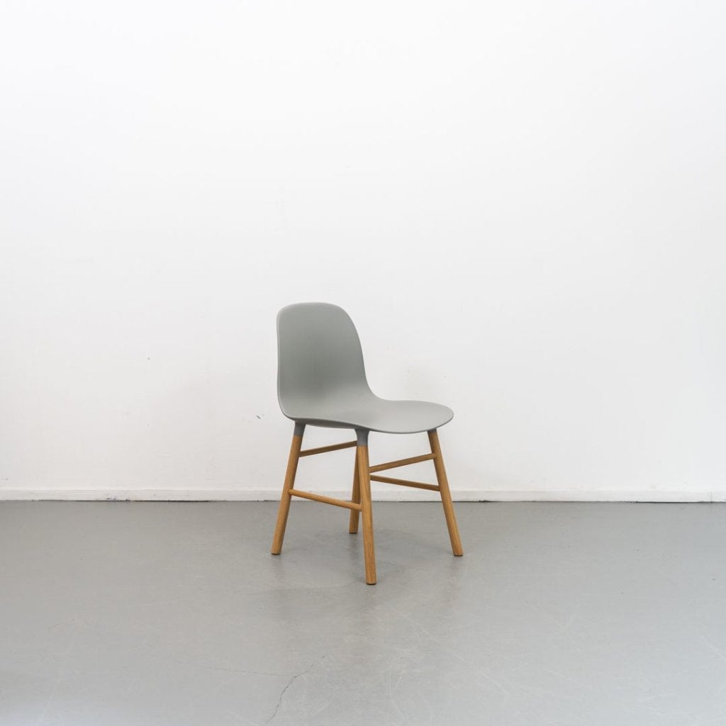 Normann Copenhagen Form Stoel Taupe Kunststof - Hout, Niet ingevuld, Zo goed als nieuw, Niet ingevuld, Niet ingevuld