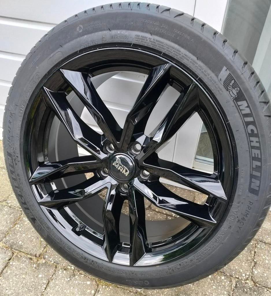 Velgen met banden, Auto-onderdelen, Banden en Velgen, 18 inch, Nieuw, Ophalen of Verzenden, 235 mm