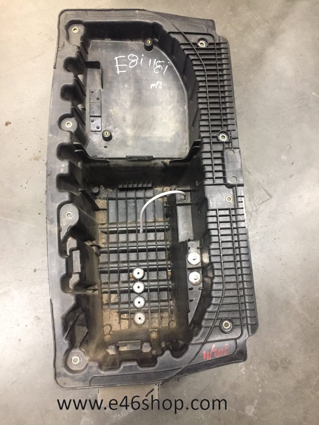 Plastic bak onderin de kofferbak BMW E81, Auto-onderdelen, Interieur en Bekleding, Gebruikt, -, -, Ophalen of Verzenden