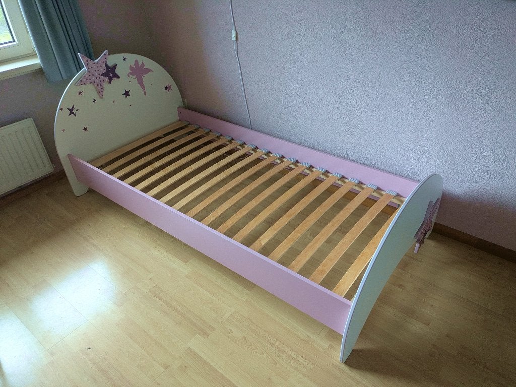 Roze kinderbed met sterretjes en elfjes, 85 tot 100 cm, Zo goed als nieuw, 180 cm of meer, Ophalen