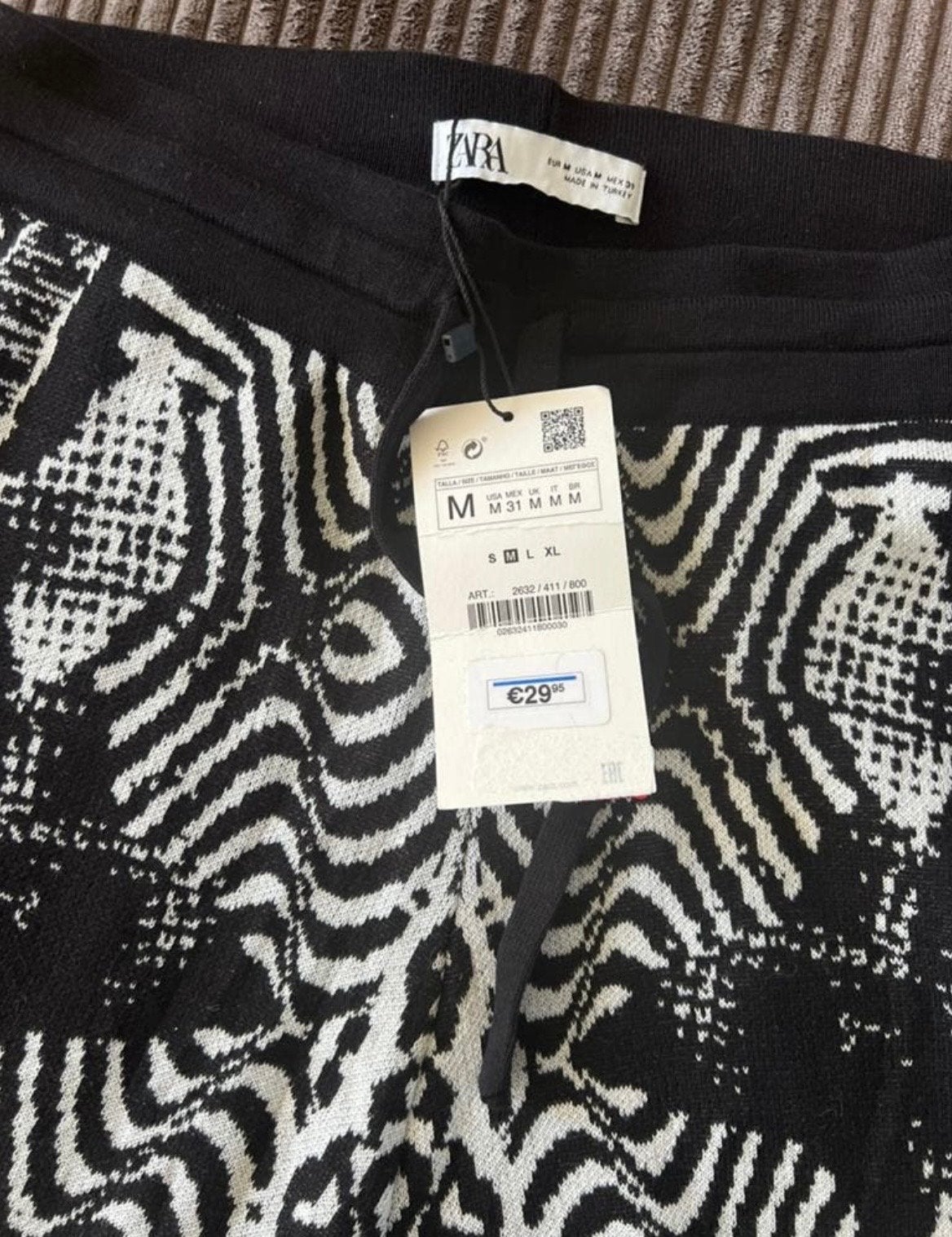 Zara gebreide shorts met grafische print maat M, Maat 38/40 (M), Kort, Zwart, Nieuw