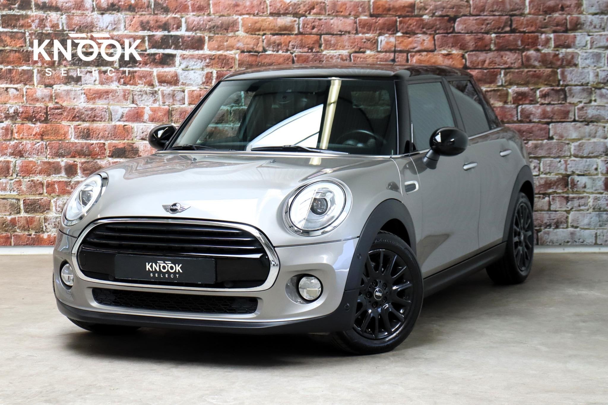 MINI Hatchback Cooper Chili Serious Business Automaat 5 deur