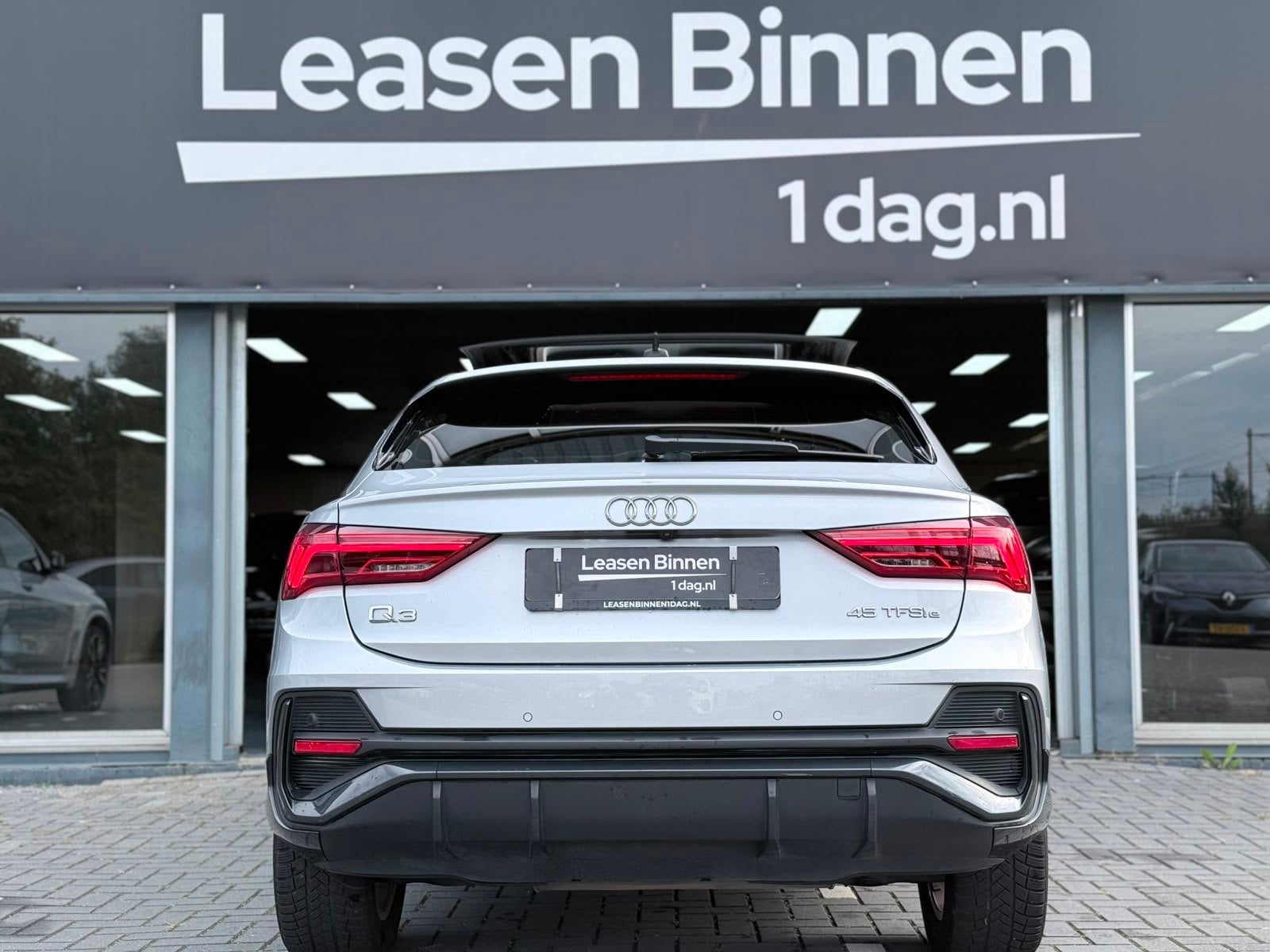 Audi Q3 Sportback 45 TFSI e Edition Pano|Keyles|Leder, Auto's, Dealer onderhouden, Gebruikt, 150 pk, Leder