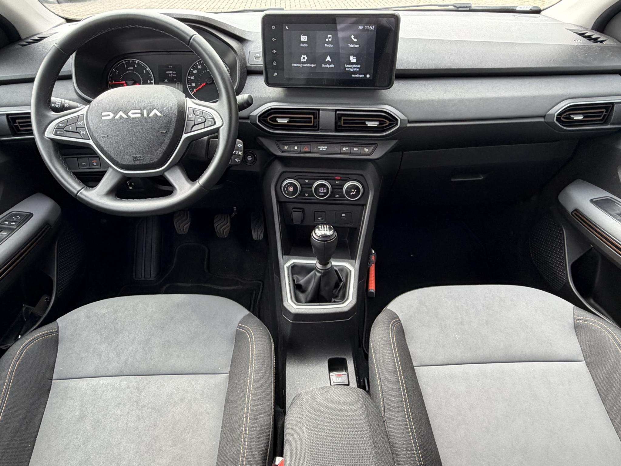 Dacia Sandero Stepway 1.0 TCe 100 ECO-G Extreme | Trekhaak |, Auto's, Dacia, Gebruikt, Met garantie (alle), 610 kg, Wit