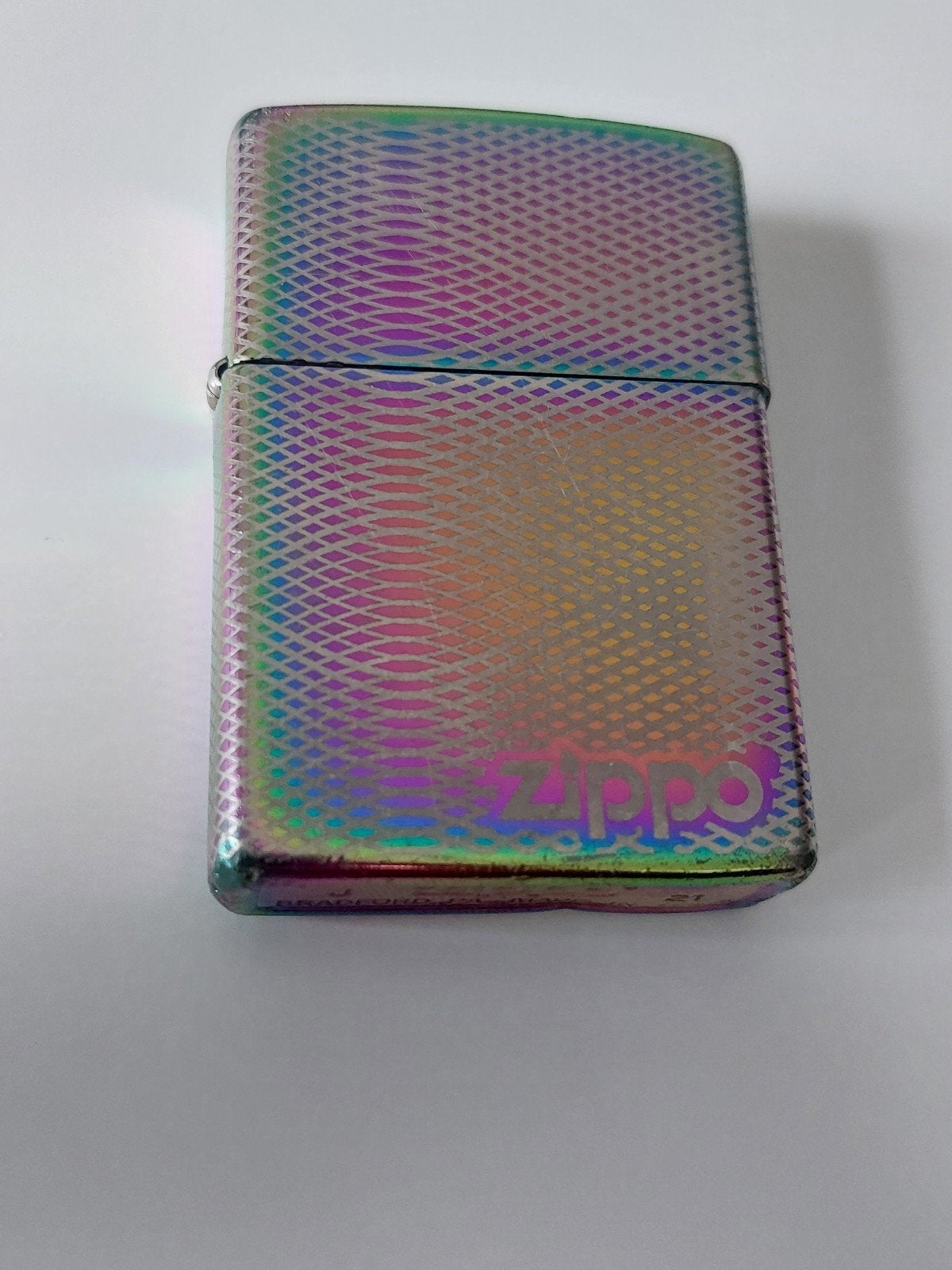 Zippo illusion line pattern design model, Verzamelen, Rookartikelen, Aanstekers en Luciferdoosjes, Ophalen of Verzenden, Gebruikt