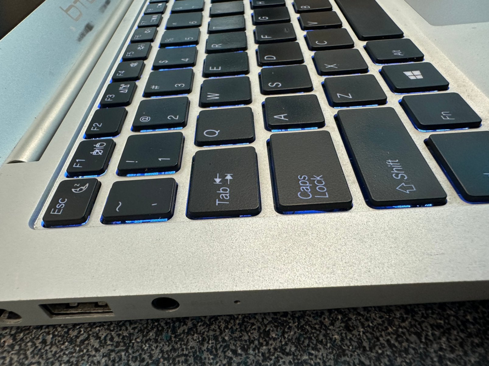 BTO Laptop Defect – Voor Onderdelen of Reparatie, Computers en Software, Windows Laptops, Niet werkend, 14 inch, SSD, 2 tot 3 Ghz
