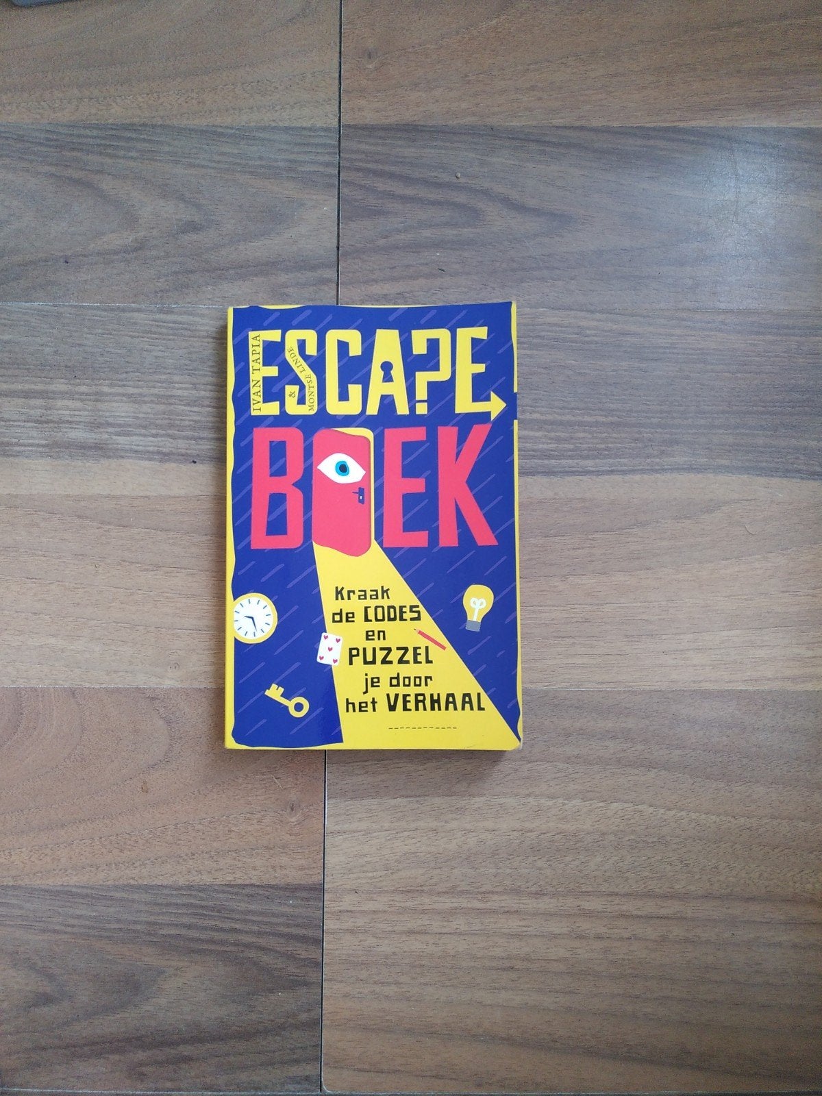 Escape Boek: Kraak de codes en puzzel je door het verhaal, Ophalen of Verzenden, Zo goed als nieuw