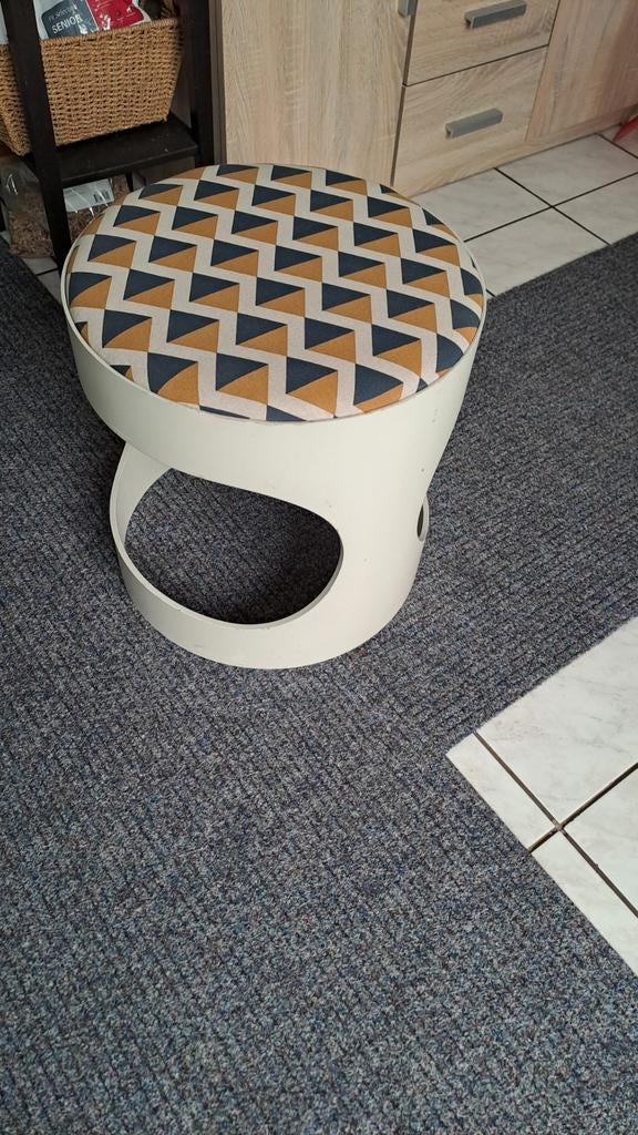 Opaal Space Age Krukje/Poef - Uniek Design, Huis en Inrichting, Banken | Voetenbanken en Poefen, Stof, Gebruikt, 50 tot 75 cm