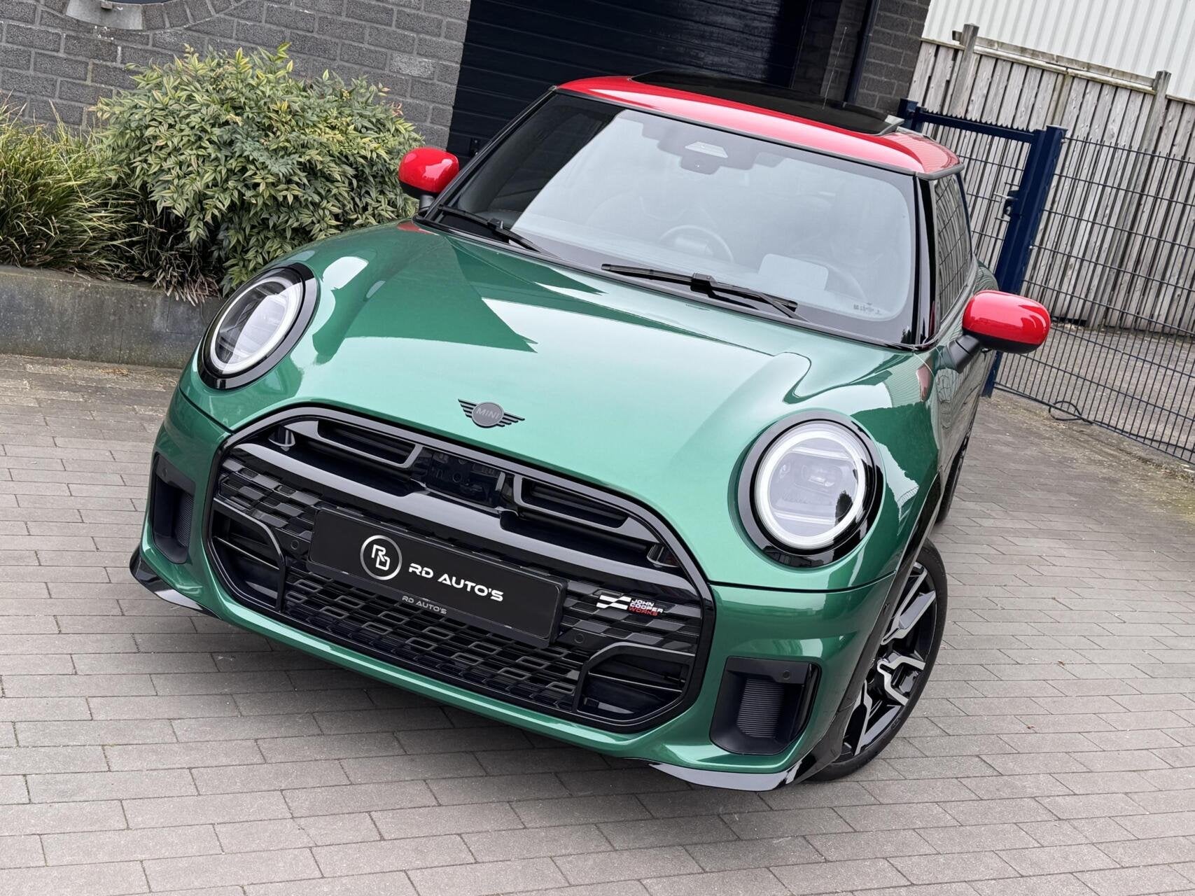 Mini Mini 2.0 Cooper S John Cooper Works Pano Camera Hud, Gebruikt, Zwart, 4 cilinders, 4 stoelen
