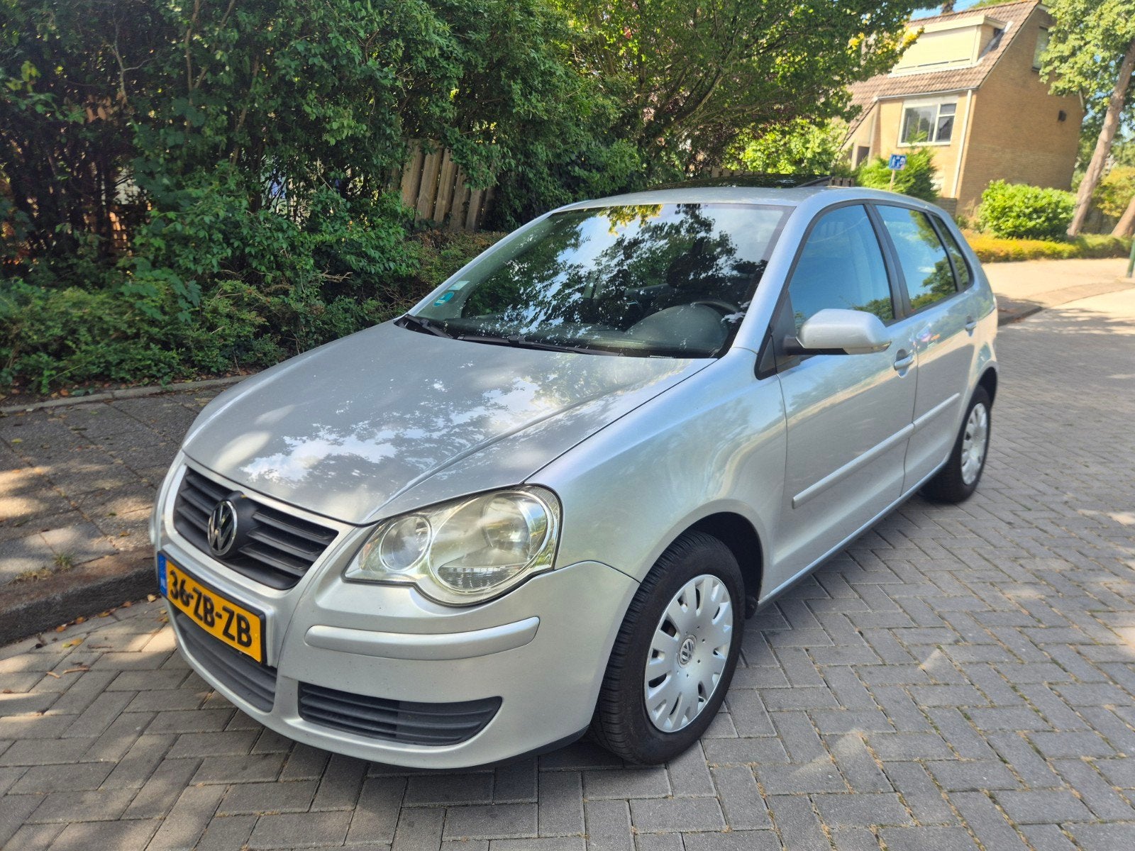 Volkswagen Polo 1.6 77KW AUT 2008 Goede staat!, Auto's, Stof, Zwart, 4 cilinders, 1054 kg