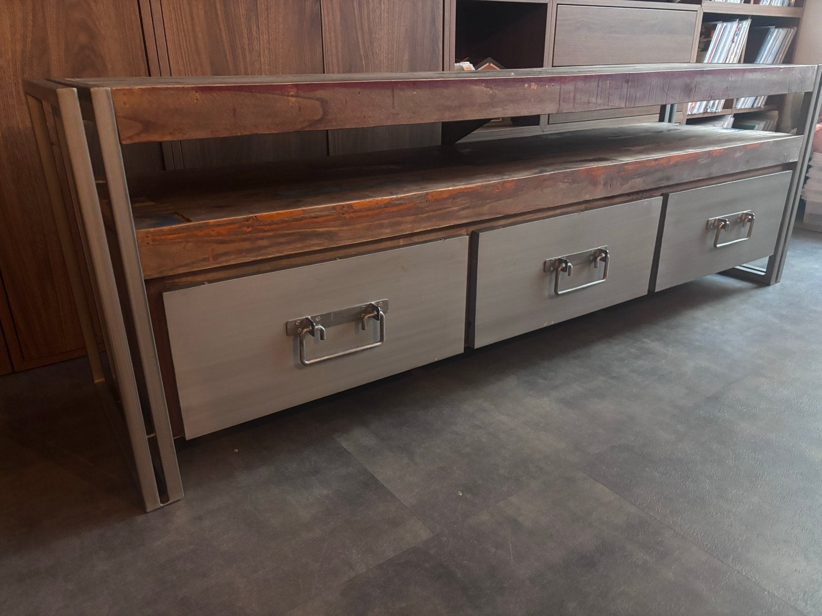 Teakhouten TV-meubel Industrial Bogar - Trendhopper, Ophalen, Gebruikt, 150 tot 200 cm, Teakhout
