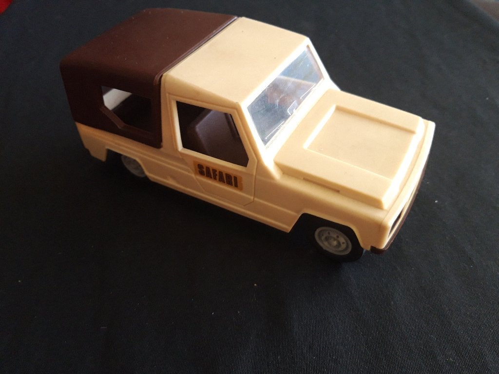 Renault 6 Rodeo beige - plastic schaal 1:20 DDR / GDR, Ophalen of Verzenden, Gebruikt, Auto, Overige merken