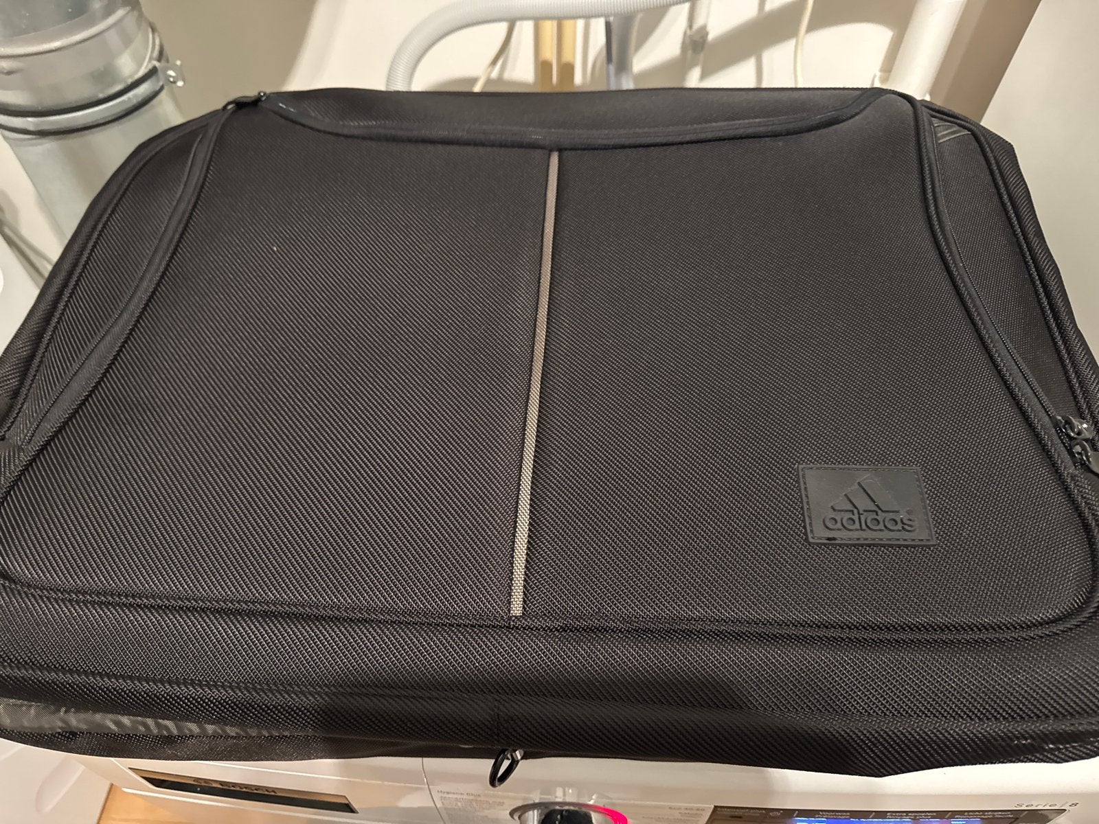 Adidas Kledinghoes / Reistas - Zwart, Sieraden, Tassen en Uiterlijk, 30 cm of meer, Zwart, Nieuw, Minder dan 35 cm