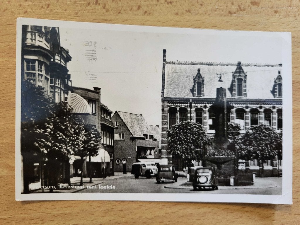ansicht HILVERSUM Kerkstraat fontein, Ophalen of Verzenden, Voor 1920, Noord-Holland