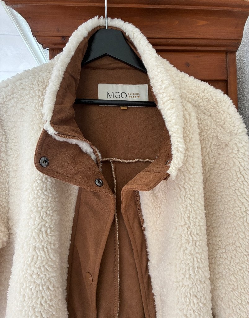 MGO lange dames jas met suède en bijpassende shawl, Ophalen, Zo goed als nieuw, Maat 46/48 (XL) of groter