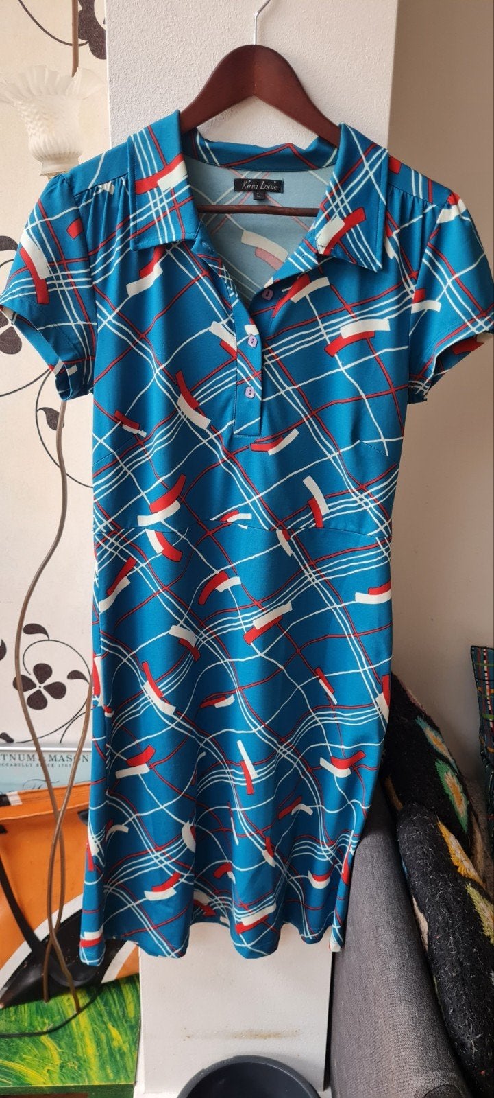 King Louie Jurk Maat L - Blauw met Rood/Wit Patroon, Kleding | Dames, Blauw, Maat 42/44 (L), Ophalen of Verzenden, Knielengte