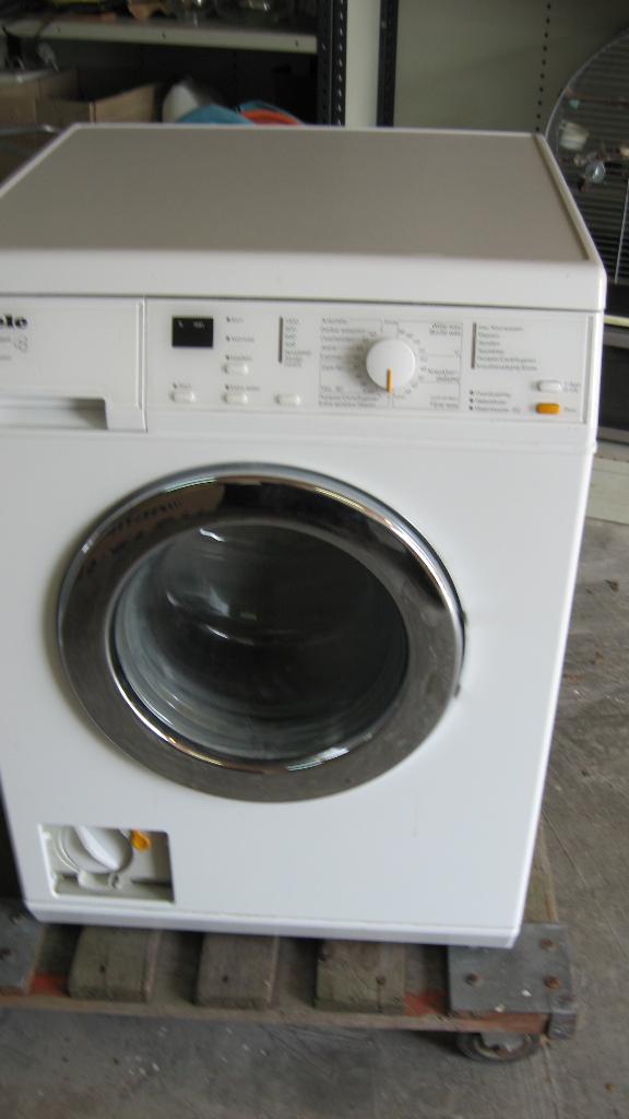 wasmachine MIELE, Ophalen, Zo goed als nieuw, 85 tot 90 cm, 1200 tot 1600 toeren