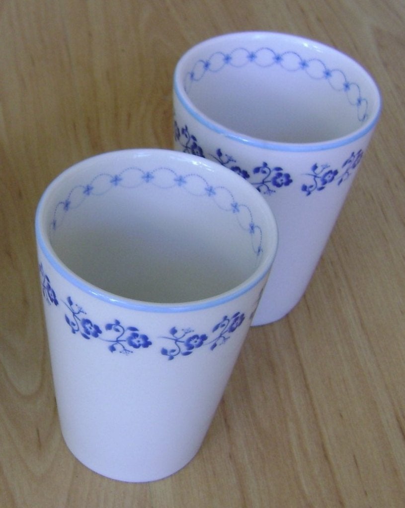 2 AH Albert Heijn bekers wit met blauw randje / bloemetje, Huis en Inrichting, Keuken | Servies, Zo goed als nieuw, Albert Heijn