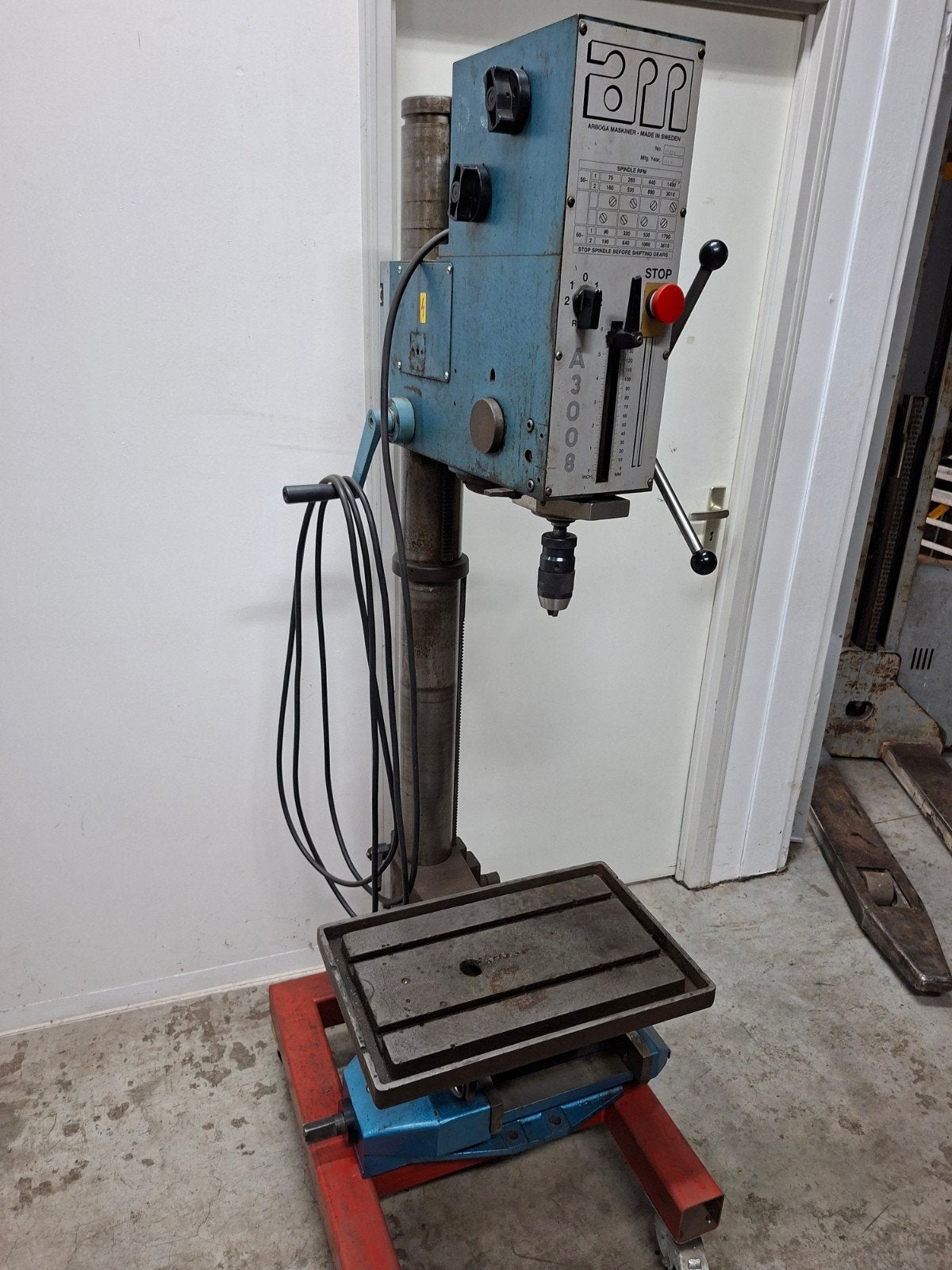 zware Arboga kolomboormachine tekoop, Ophalen, Variabele snelheid, Kolomboormachine, Gebruikt