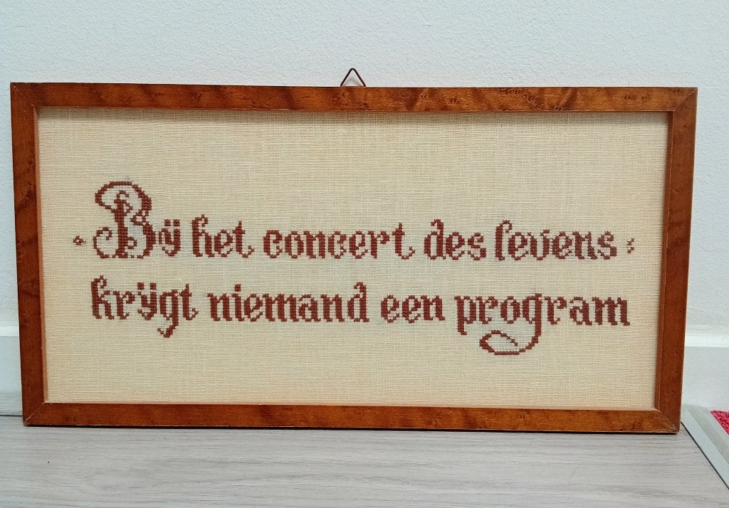 geborduurde tekst concert des levens in lijst, Antiek en Kunst, Verzenden