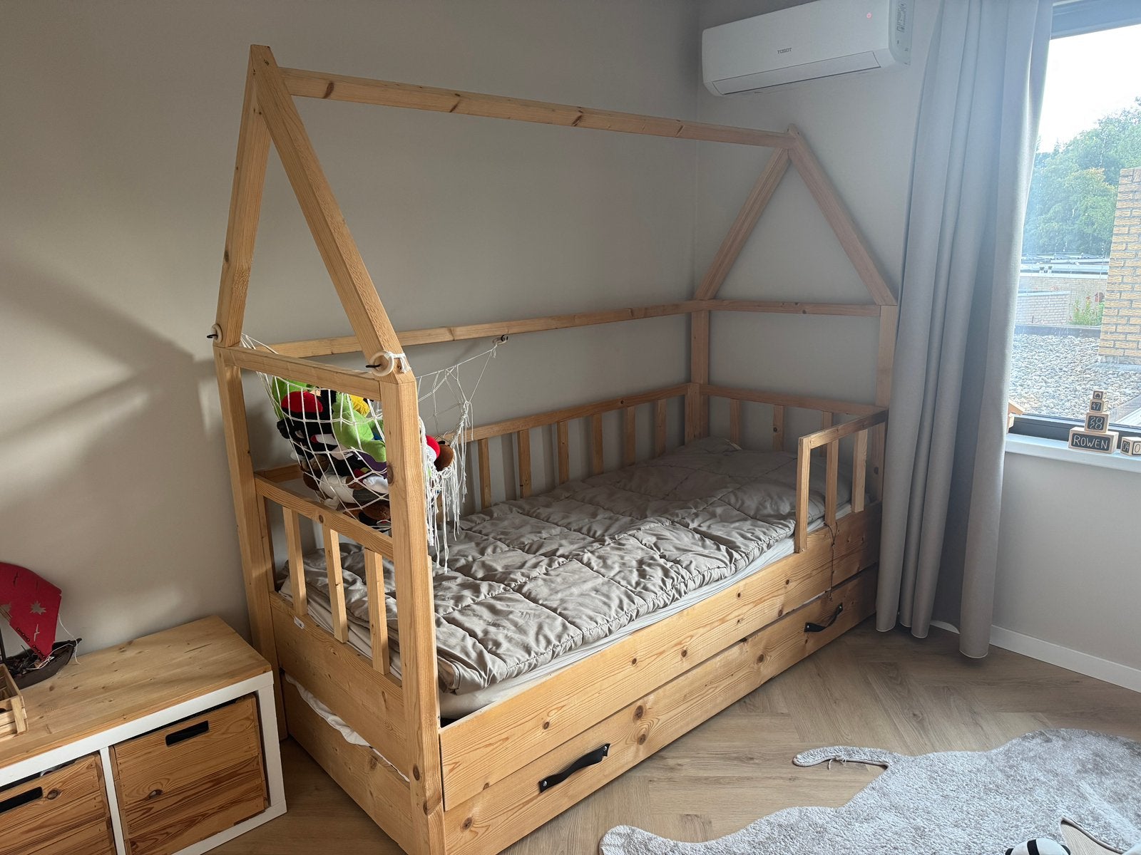Huisjes bed hout (zsm ophalen!!!), Kinderen en Baby's, Kinderkamer | Stapelbedden en Hoogslapers, Ophalen, Gebruikt, Stapelbed