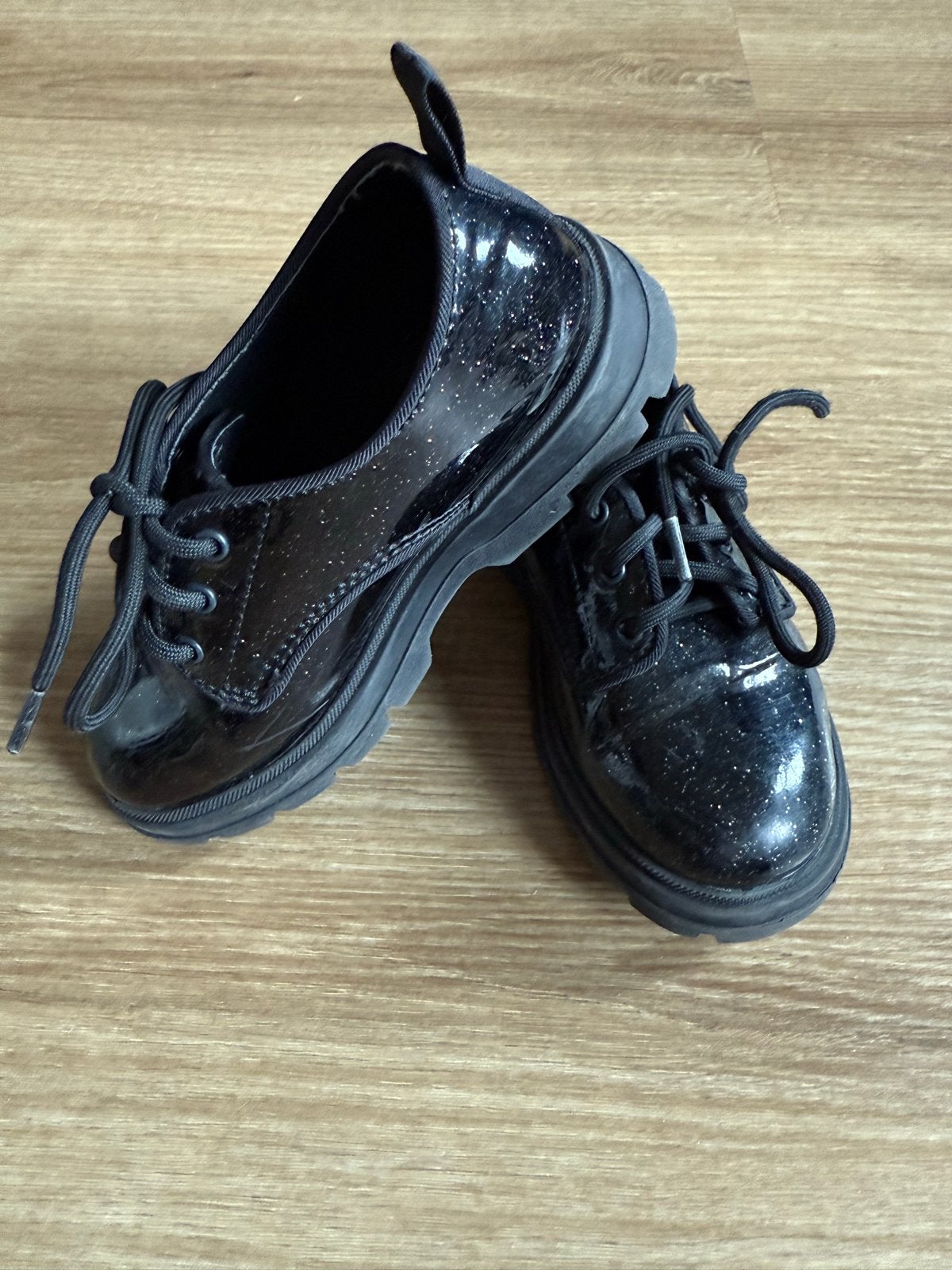 Zara zwarte glimmende schoenen maat 26, Meisje, Schoenen, Ophalen of Verzenden, Zo goed als nieuw