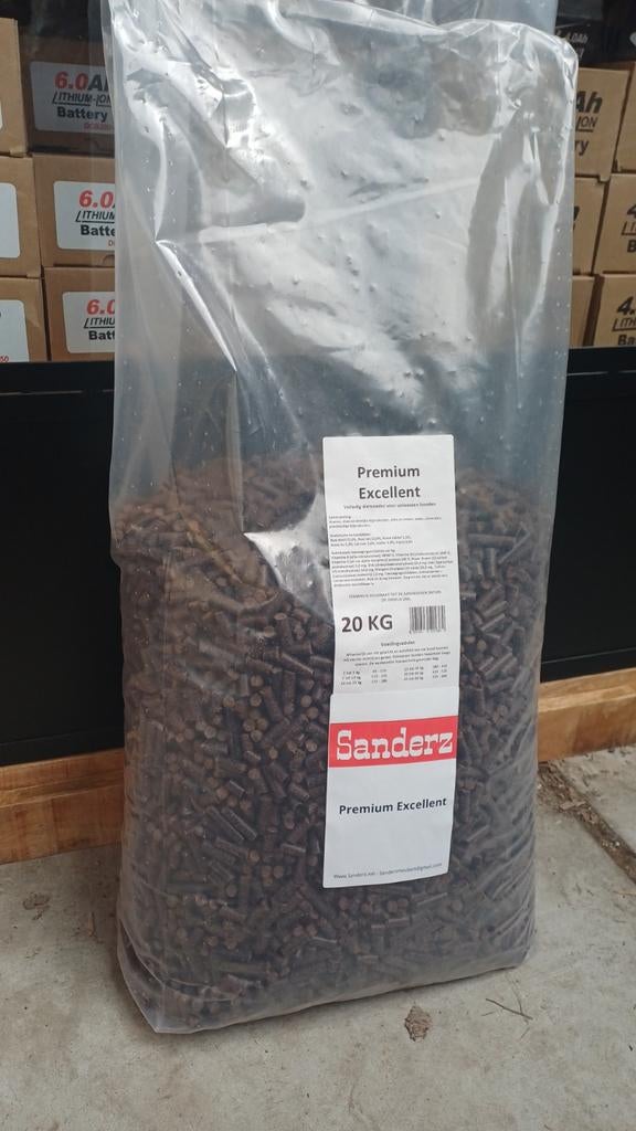 Persbrok hondenvoeding 15 kg per zak premium excellent, Ophalen of Verzenden