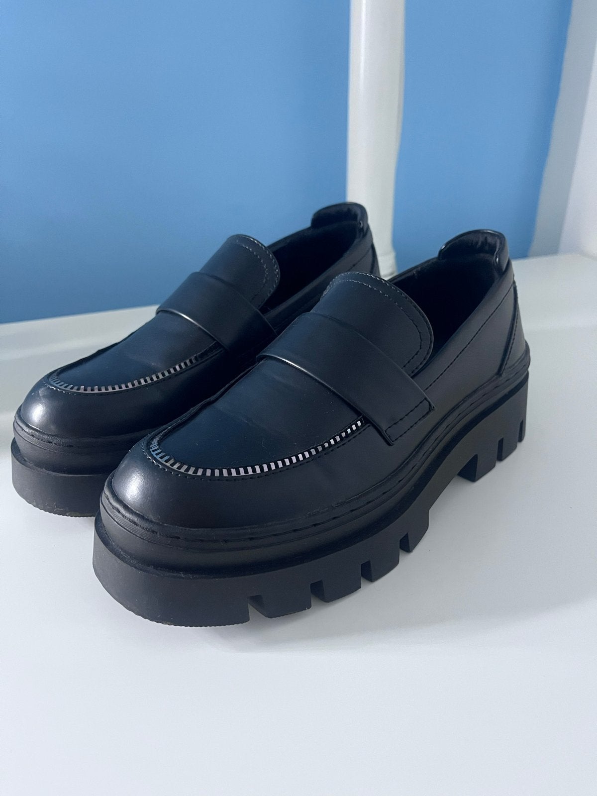 Even&Odd zwarte loafers met dikke zool, Kleding | Dames, Ophalen of Verzenden, Zo goed als nieuw, Zwart, Instappers