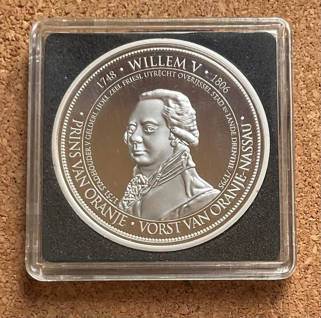 Penning - Willem V Prins van Oranje Vorst van Oranje Nassau, Ophalen of Verzenden, Overige materialen, Nederland