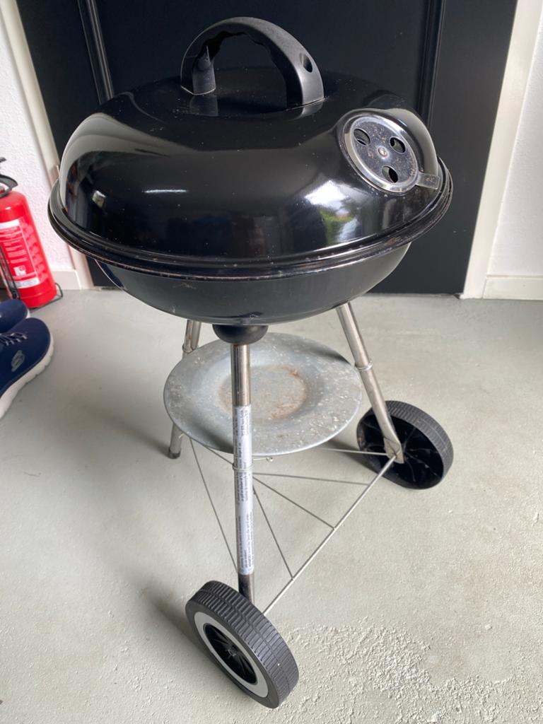 Compacte BBQ op wielen - Ongebruikt, 55x35 cm, Ophalen, Zo goed als nieuw