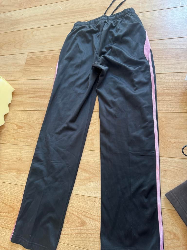 Adidas trainingsbroek zwart met roze strepen, Kleding | Dames, Maat 38/40 (M), Zwart, Ophalen of Verzenden, Fitness of Aerobics