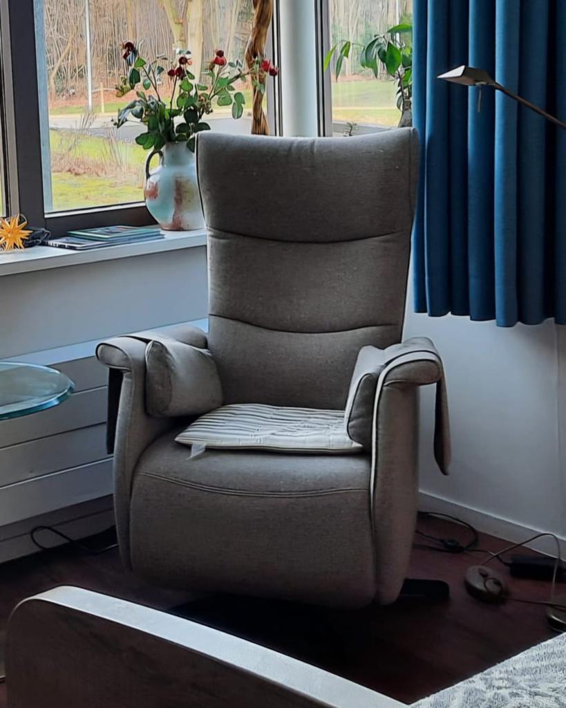 Prominent fauteuils, Huis en Inrichting, Fauteuils, Ophalen, Gebruikt, Minder dan 75 cm, Stof