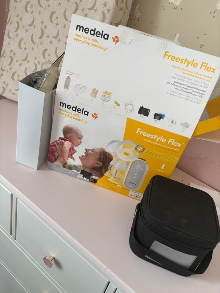 Medela freestyle starterset + handsfree set, Kinderen en Baby's, Babyvoeding en Toebehoren, Ophalen, Zo goed als nieuw, Borstkolf