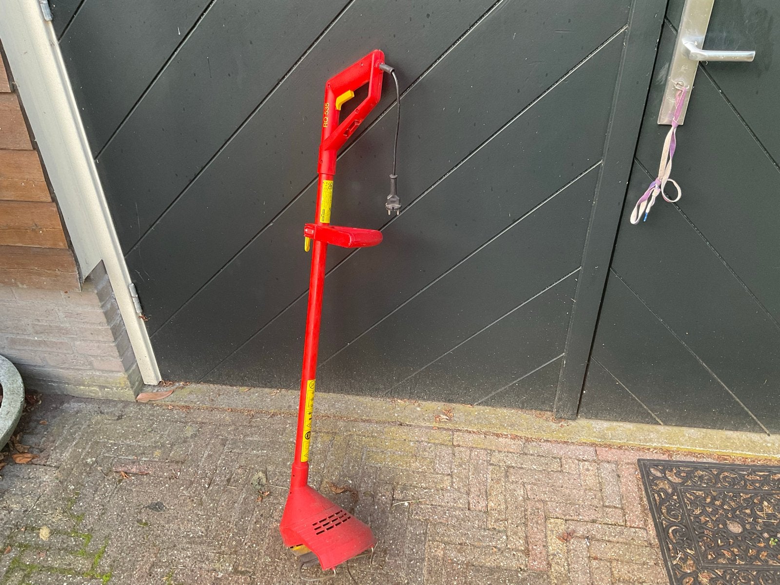Elektrische grastrimmer - Rood, Ophalen, Gebruikt, 30 tot 50 cm, Elektrisch