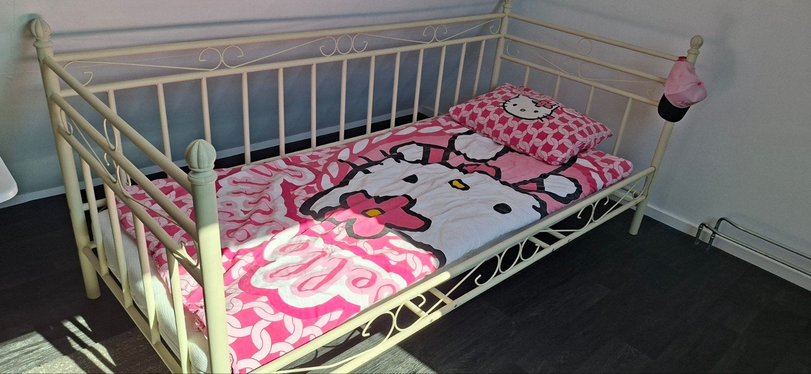 Eenpersoons metalen bedframe met, Huis en Inrichting, Slaapkamer | Bedden, Ophalen, Gebruikt, 90 cm, Eenpersoons