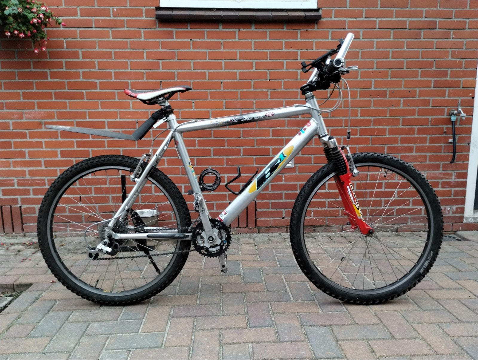 mountainbike b1, Ophalen, Velgrem, Meer dan 20 versnellingen, Vering
