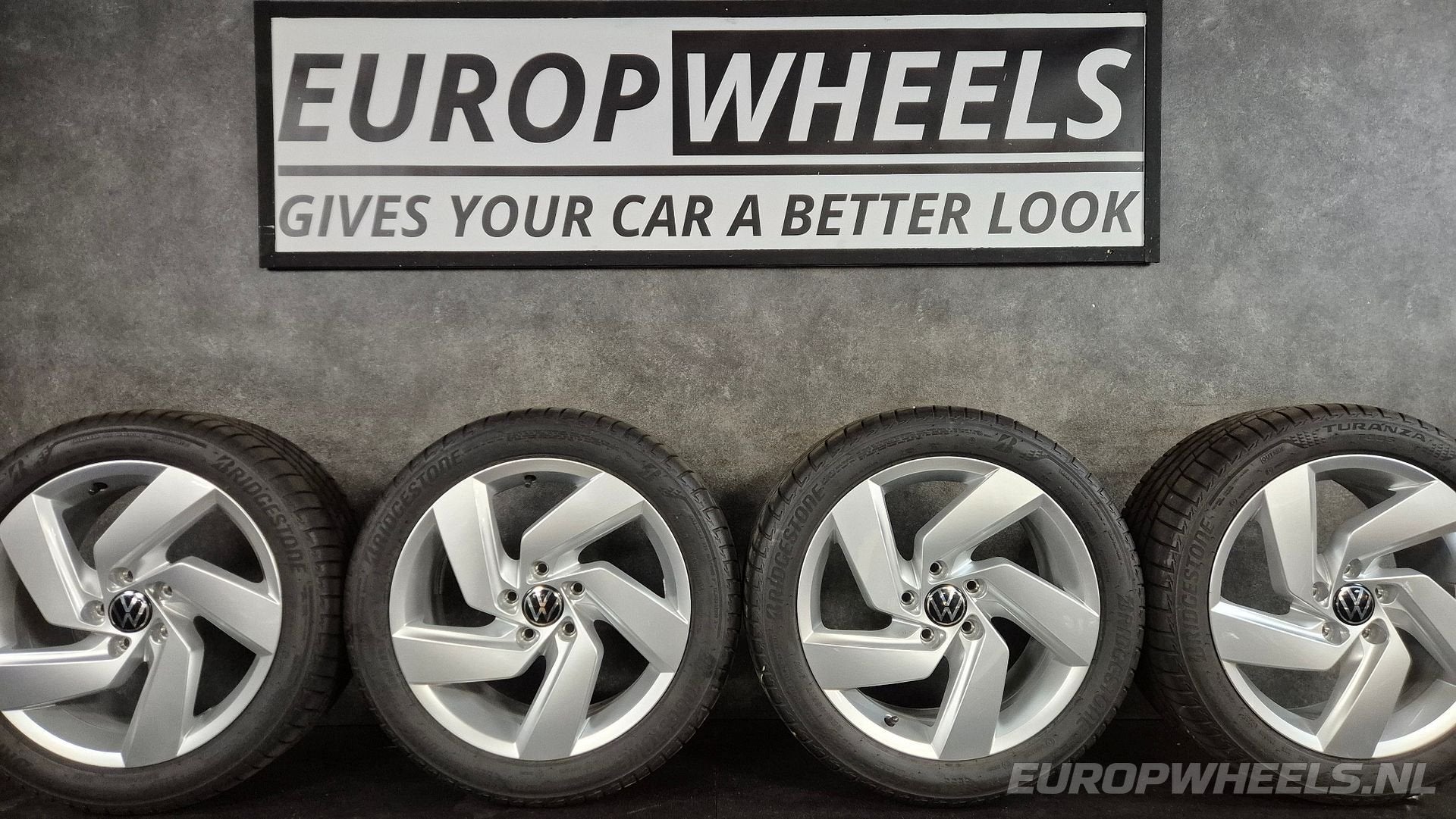 17 inch VW Golf 8 7 6 5 Richmond velgen zomerbanden