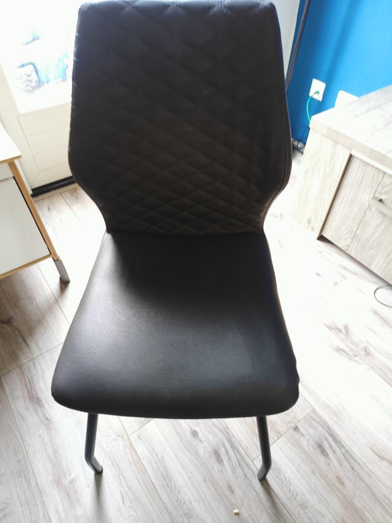 2x Zwarte Eetkamerstoelen met Gequilt Rugleuning, Ophalen, Gebruikt, Zwart, Leer