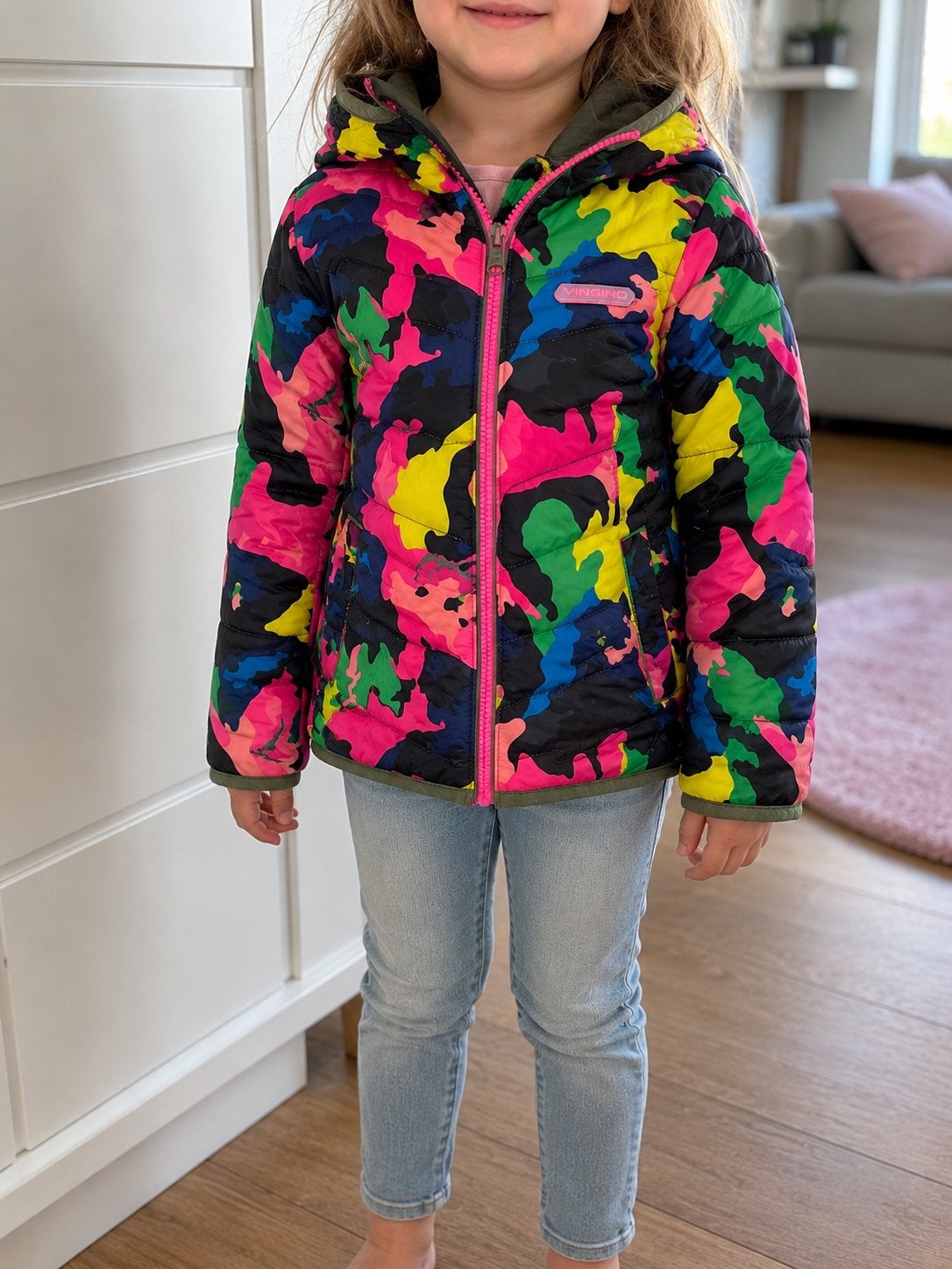 Vingino winterjas voor meisjes - kleurrijk camouflagepatroon, Ophalen of Verzenden, Gebruikt, Meisje