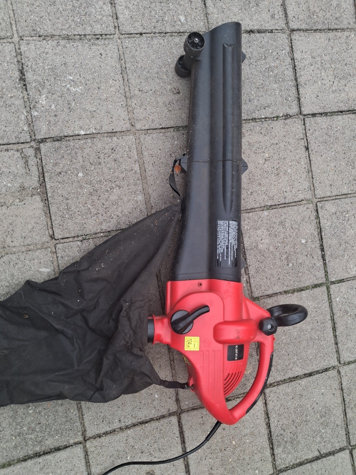 Elektrische Bladblazer en Zuiger met Opvangzak, Ophalen, Gebruikt, Met opvangzak, Handgedragen