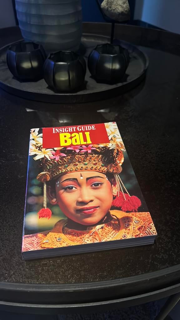Nederlandse editie insight guide bali, Ophalen, Europa, Reisgids of -boek
