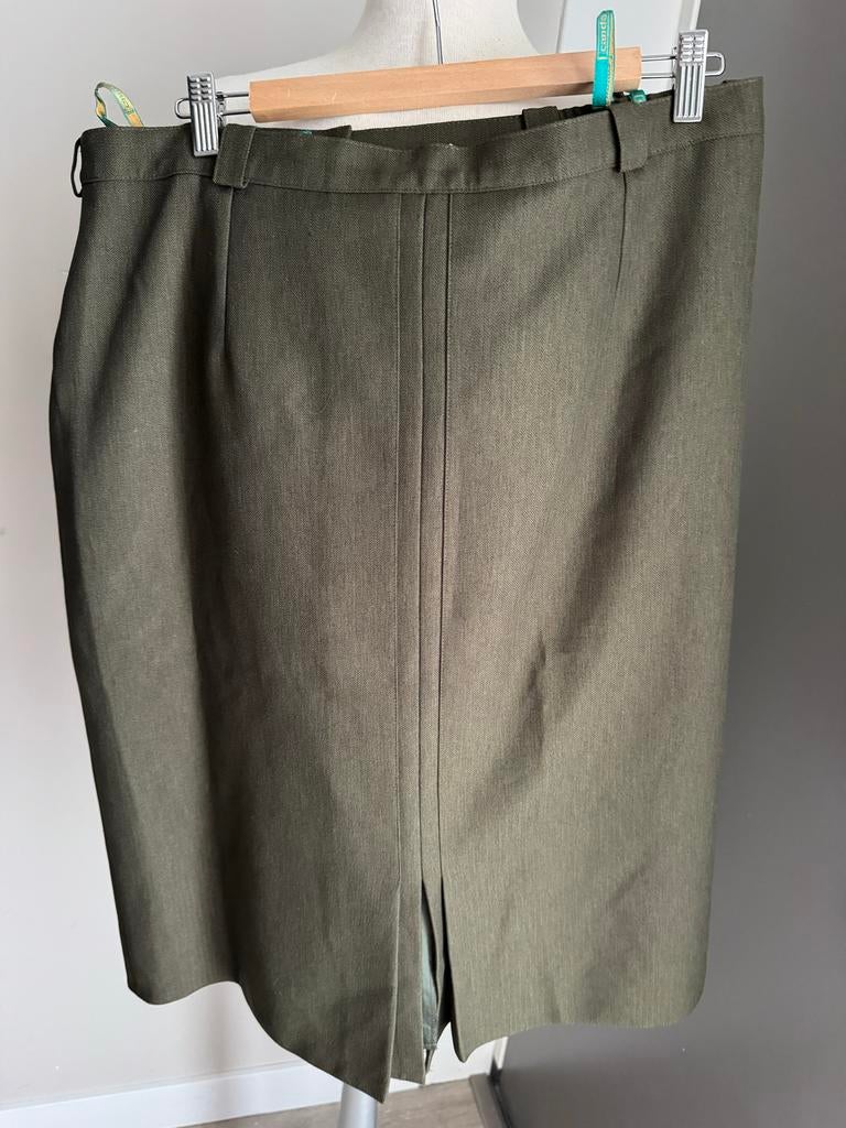 Prachtige donkergroene rok maat 50, Kleding | Dames, Rokken, Zo goed als nieuw, Maat 46/48 (XL) of groter, Groen, Knielengte, Ophalen of Verzenden