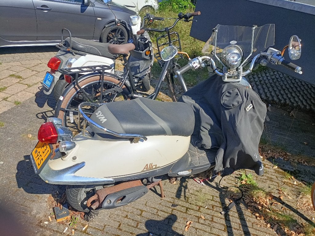 T.e.a.b. Stilstaande Sym Allo Scooter (geel kenteken), Ophalen, Gebruikt, Maximaal 45 km/u, Allo