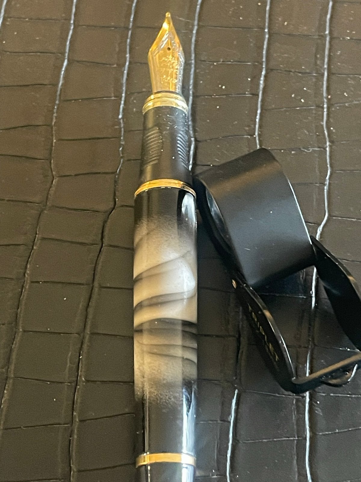 Jinhao Vulpen - Zwart/Wit Marmerlook met Gouden Accent, Ophalen, Zo goed als nieuw, Vulpen, Overige merken