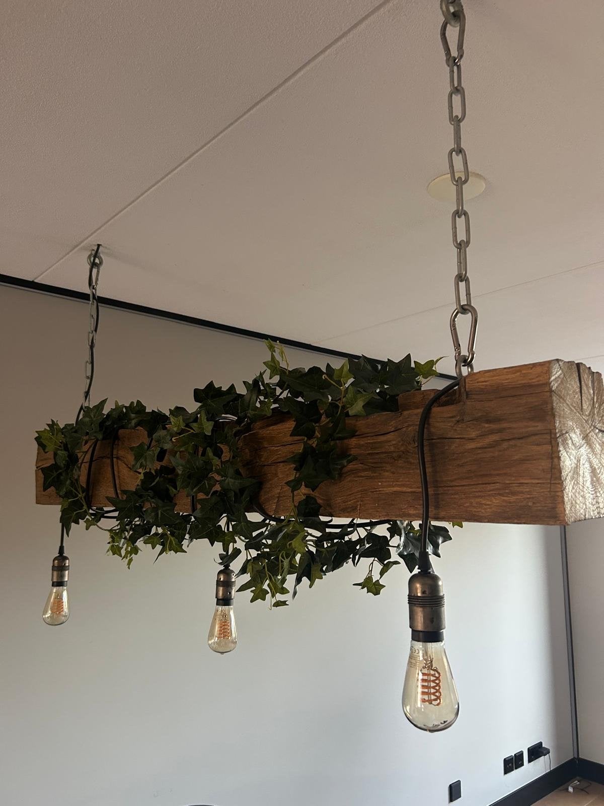 Rustieke houten balk hanglamp met kunst klimop, Ophalen, Zo goed als nieuw, Hout, E27 (groot)