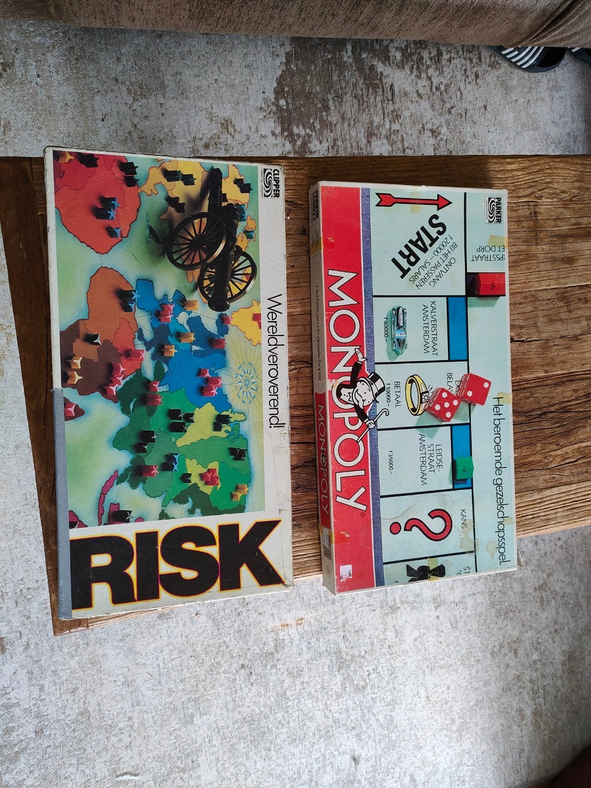Monopoly en Risk: Zo goed als nieuw, Hobby en Vrije tijd, Gezelschapsspellen | Bordspellen, Zo goed als nieuw, Een of twee spelers