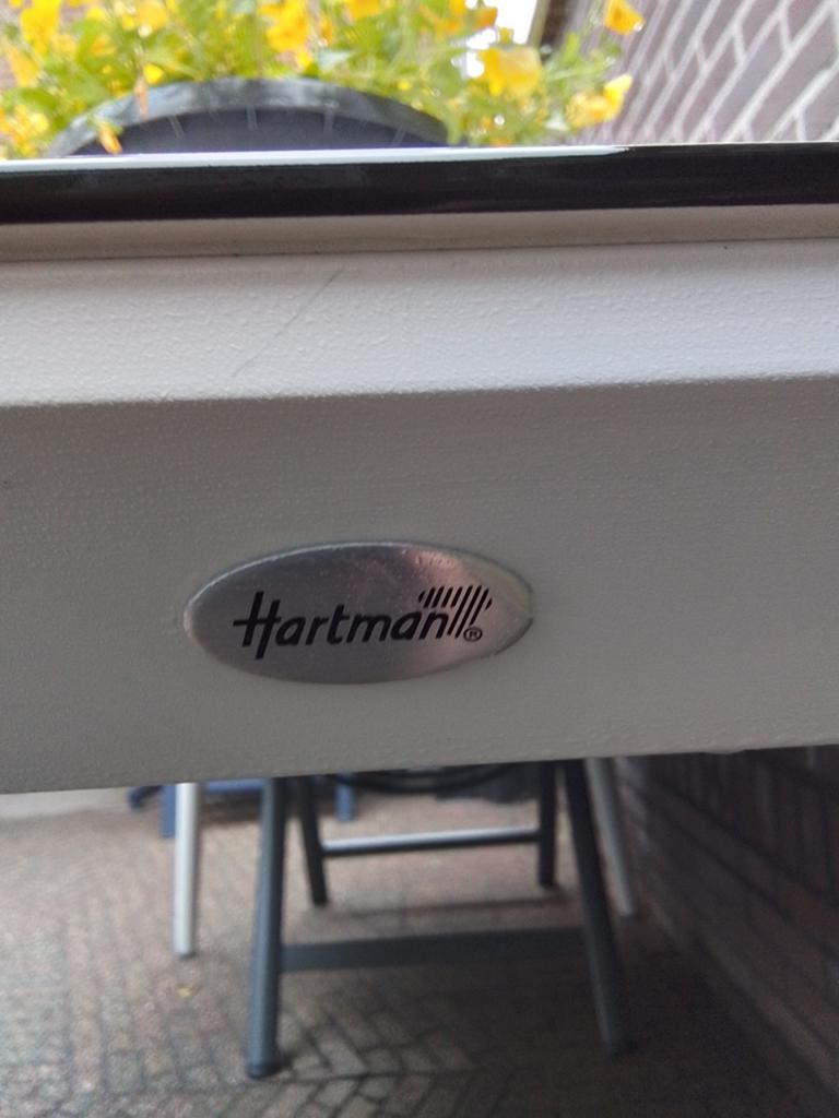 Hartman tafel bieden vanaf 50 euro, Tuin en Terras, Ophalen, Zo goed als nieuw, Rechthoekig, Kunststof
